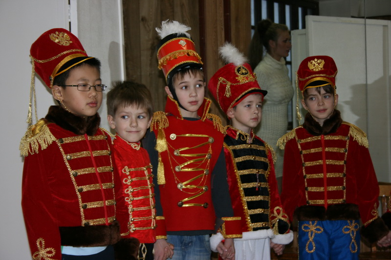 http://www.vzmakh.ru/primary_school/photo/2011-2012/theatre/nutcracker/22.jpg